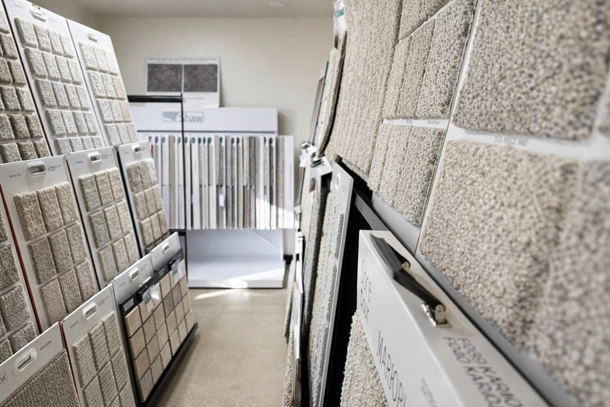 Display of carpet samples in a showroom